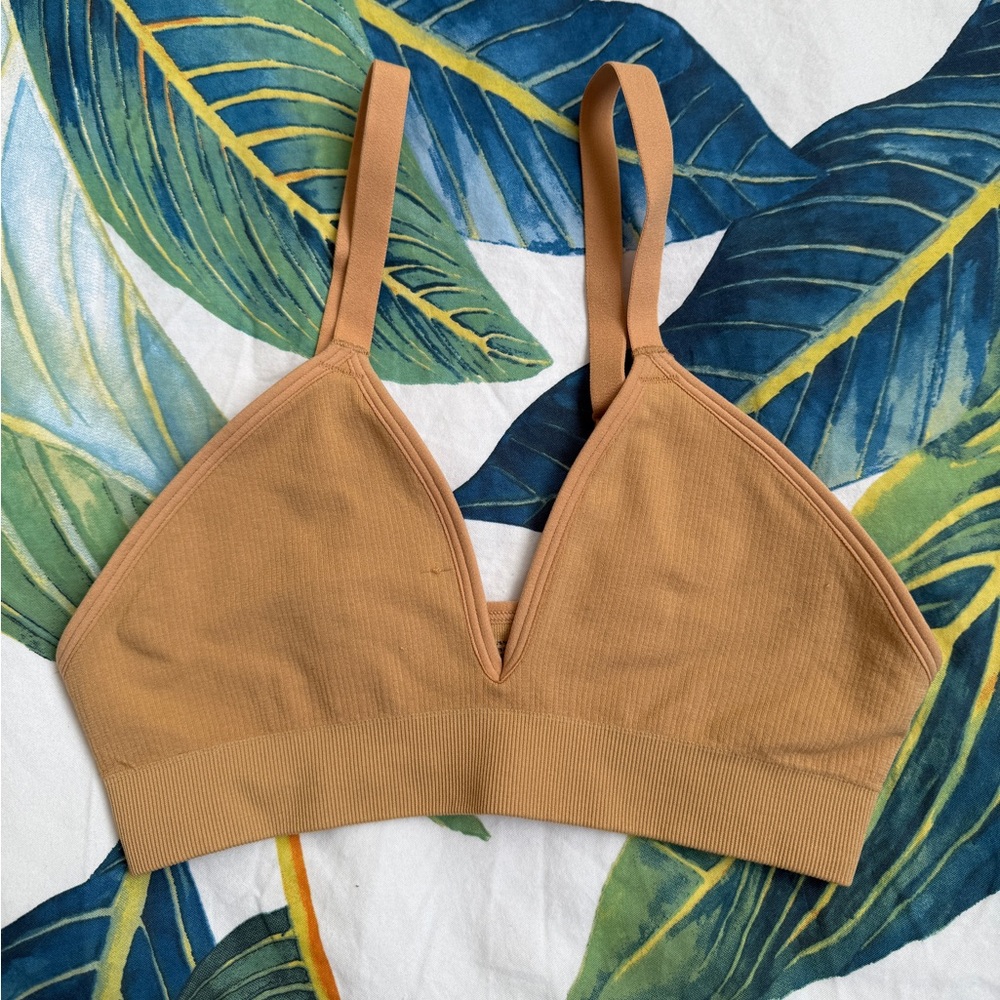 Pack of 8 Women’s Triangle Bralette Seamless Size: Extra Small/Small